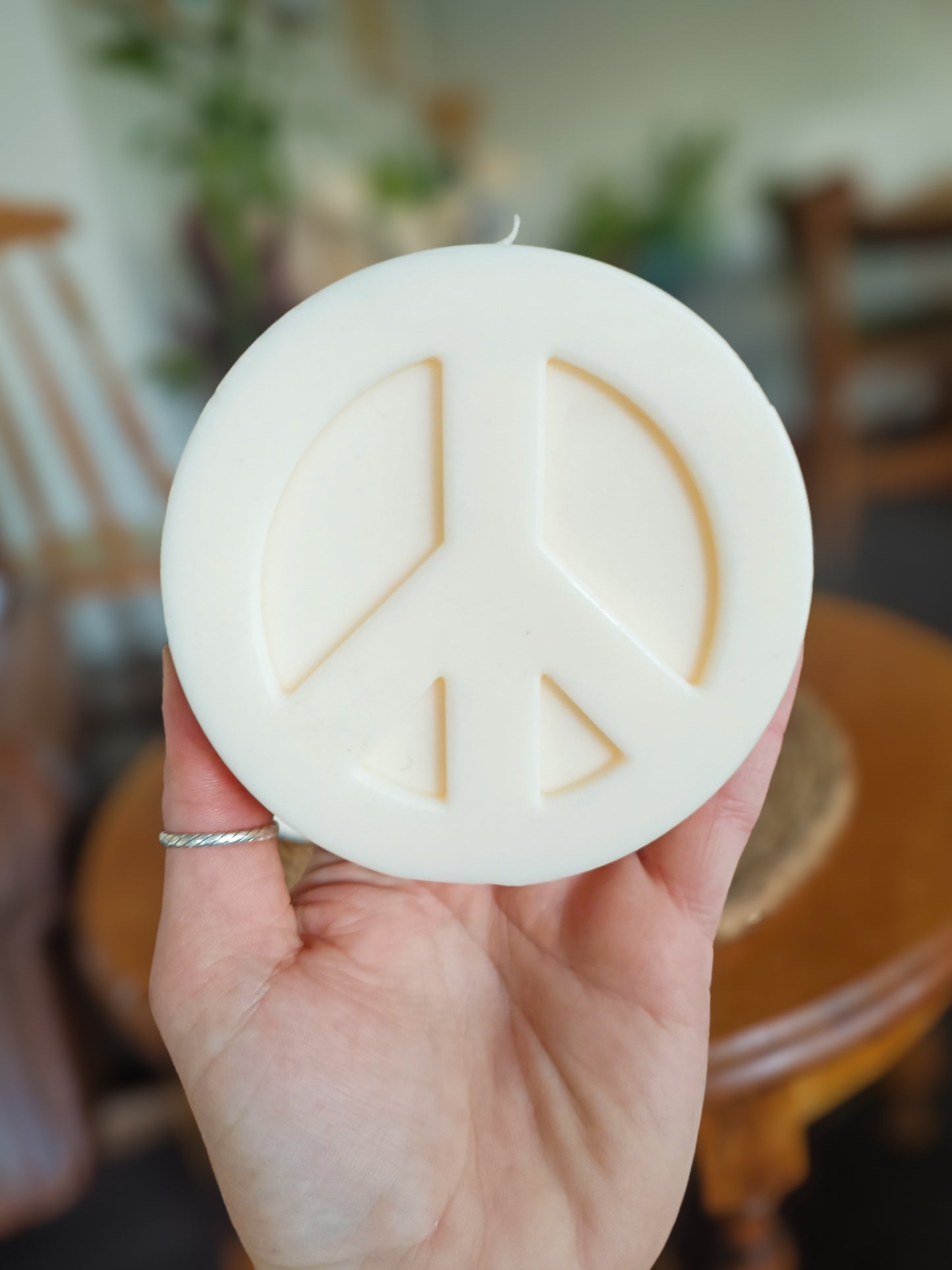 Tully | Peace Sign Candle