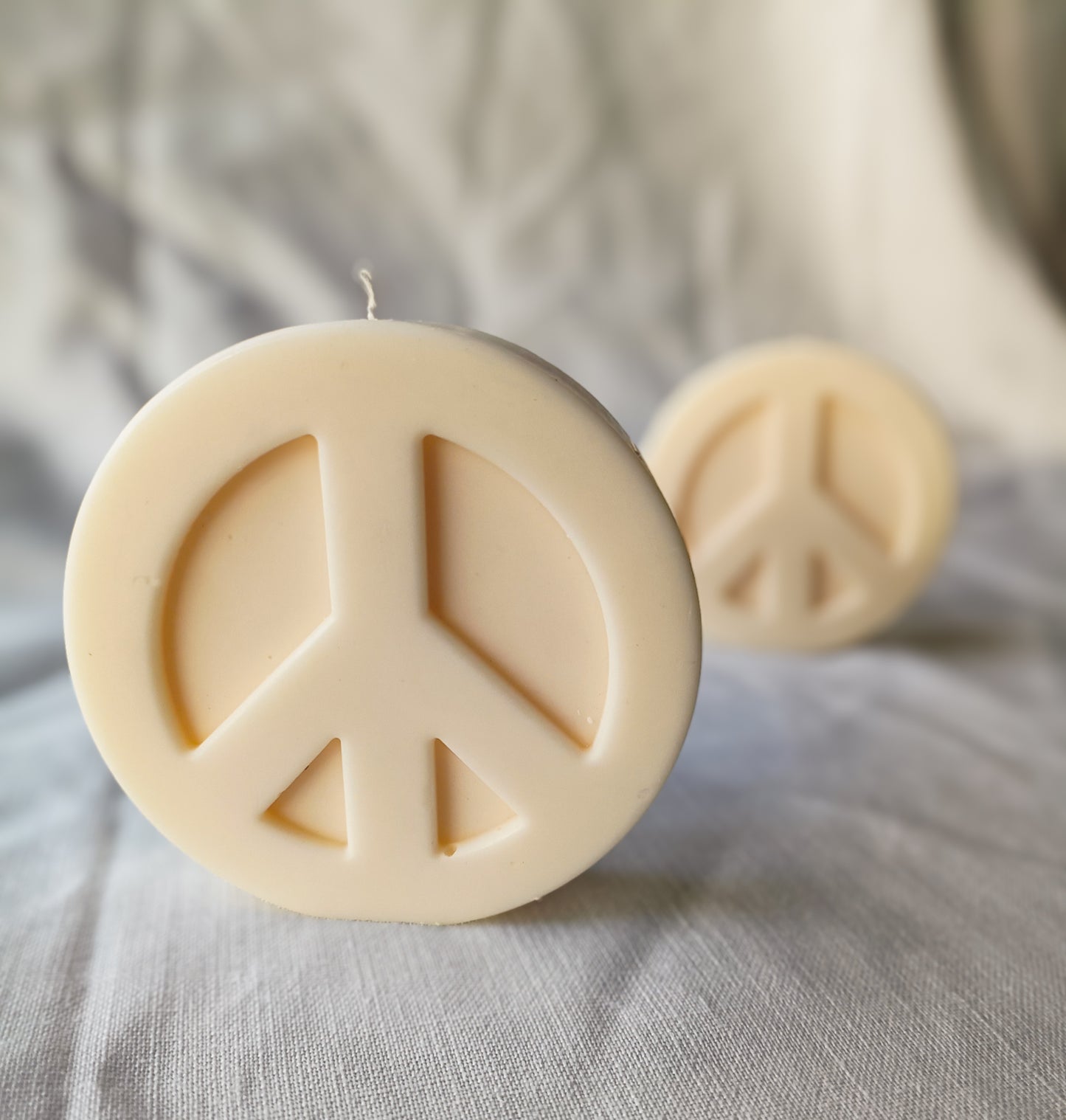 Tully | Peace Sign Candle