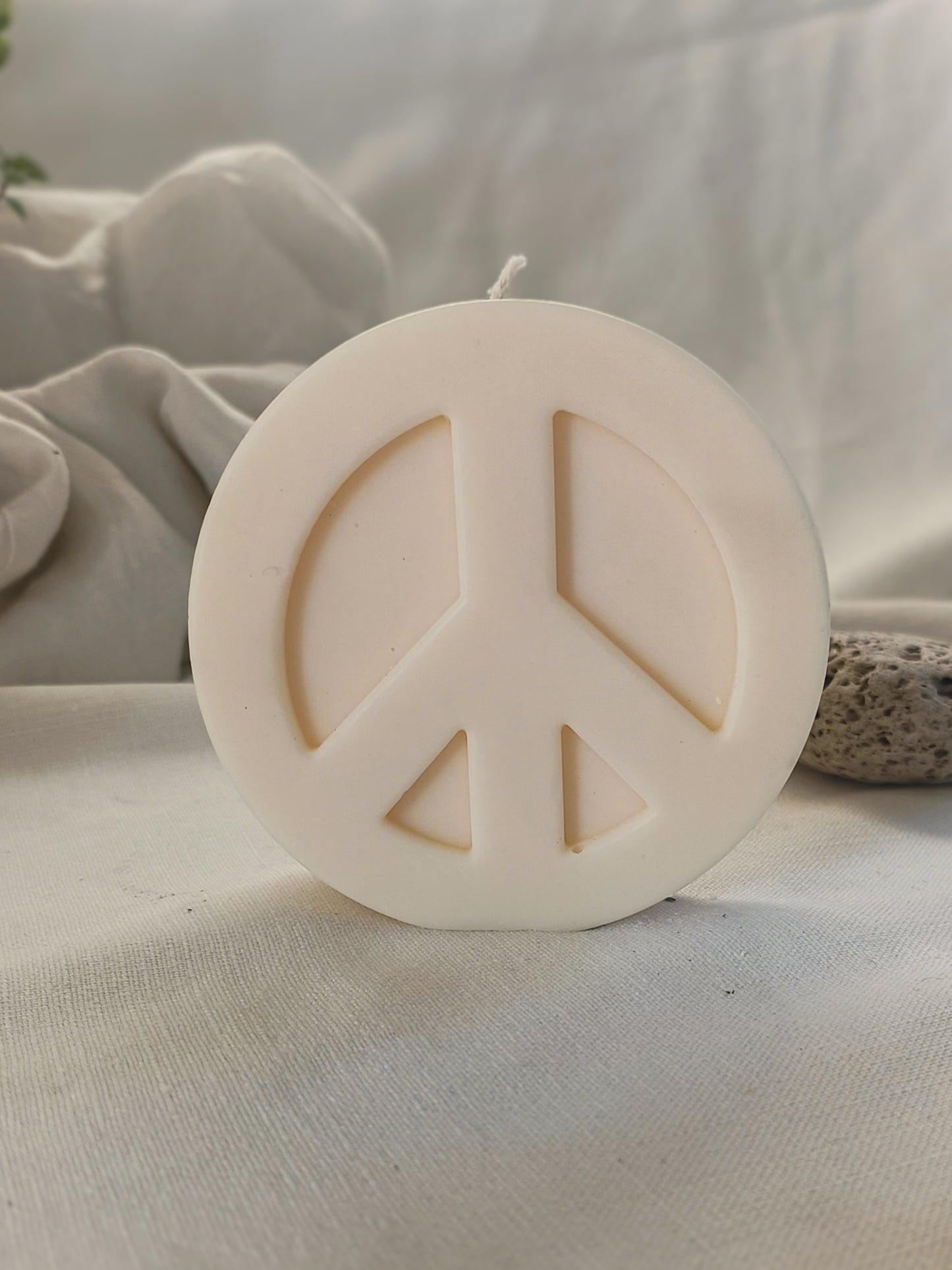 Tully | Peace Sign Candle