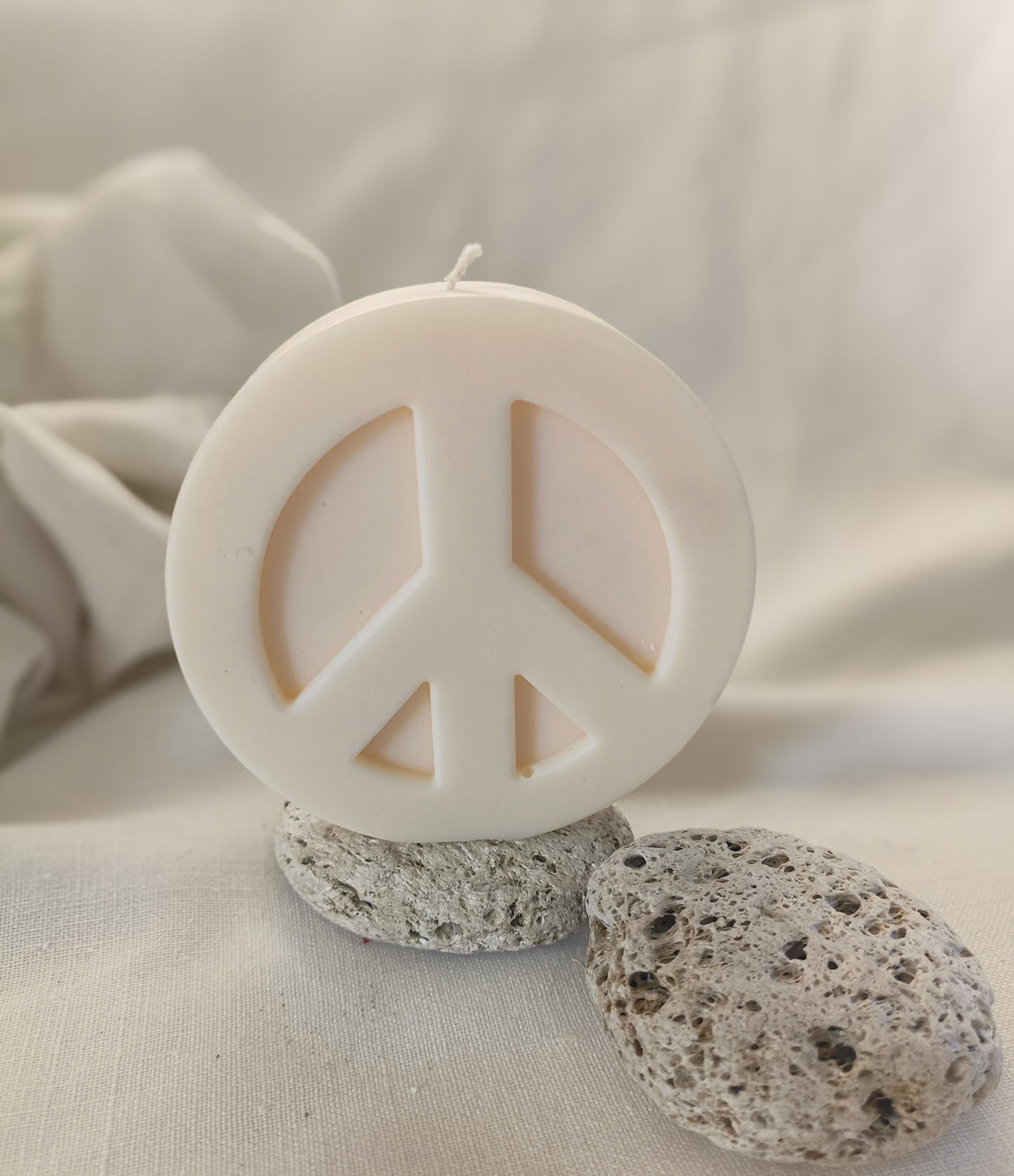 Tully | Peace Sign Candle
