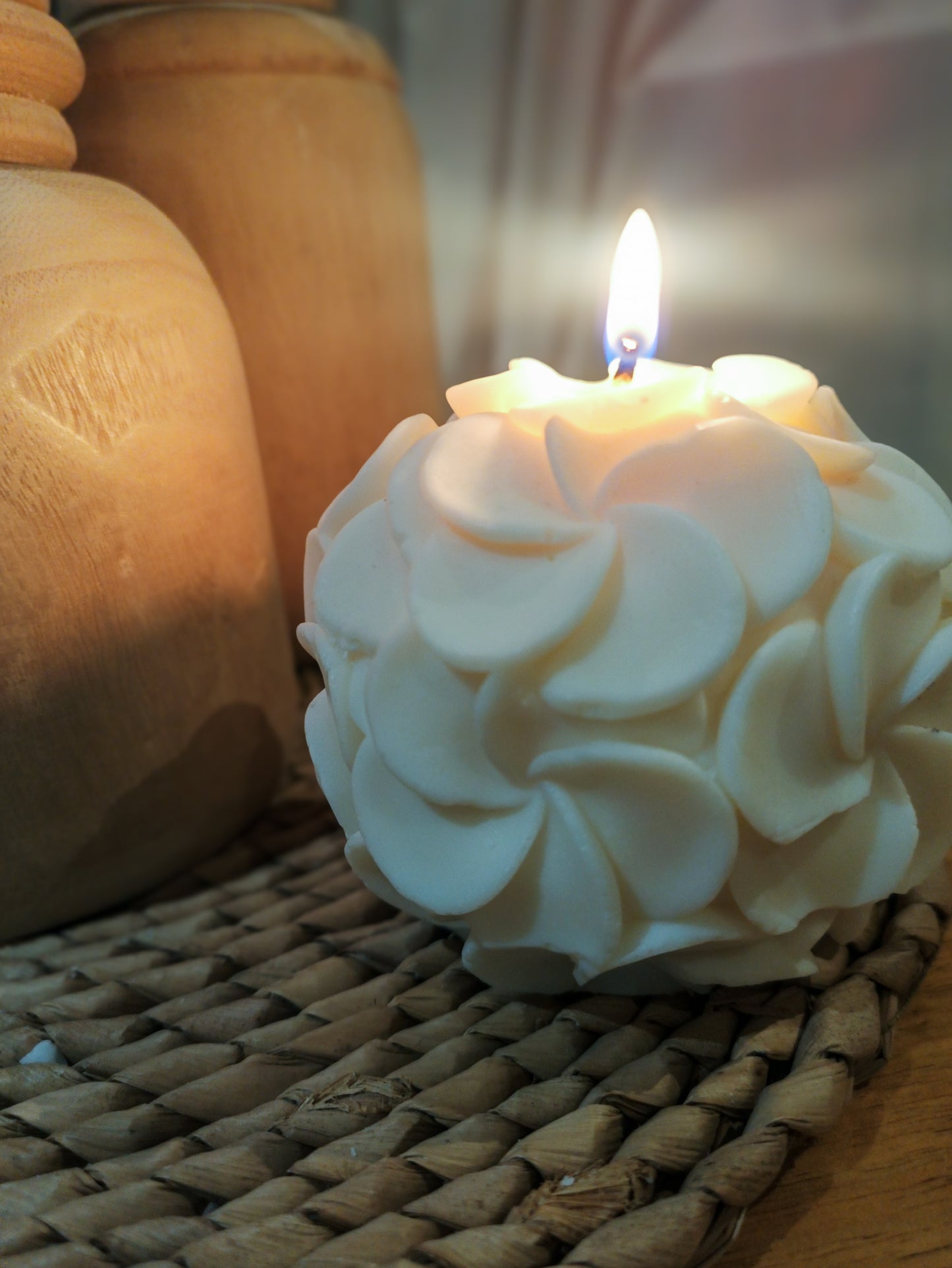 Zola Sculpture Candle| Flower Globe