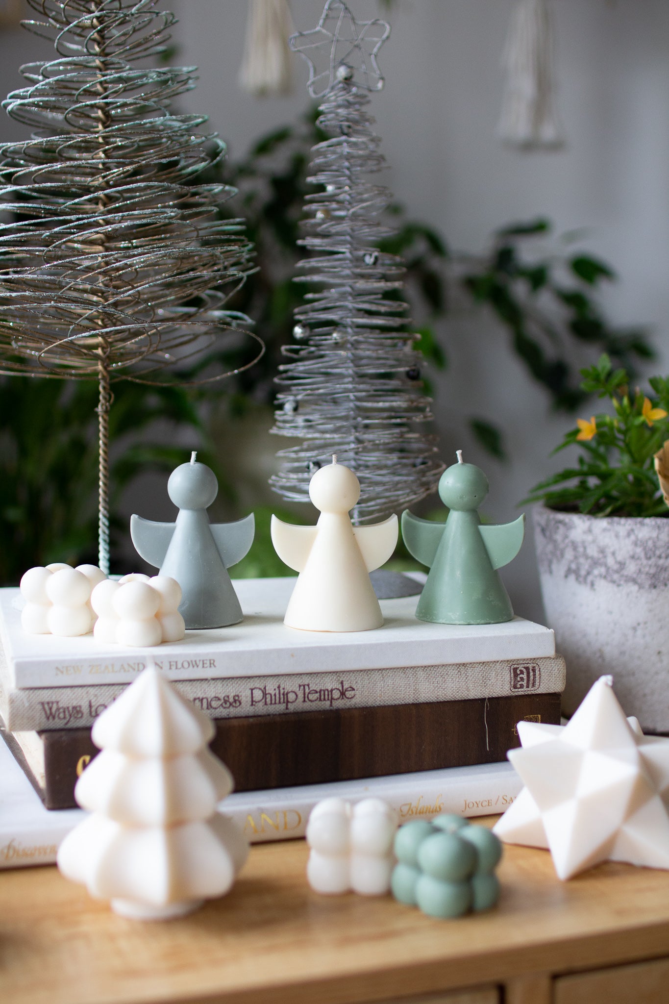 Halo | Christmas Angel Sculpture Candle