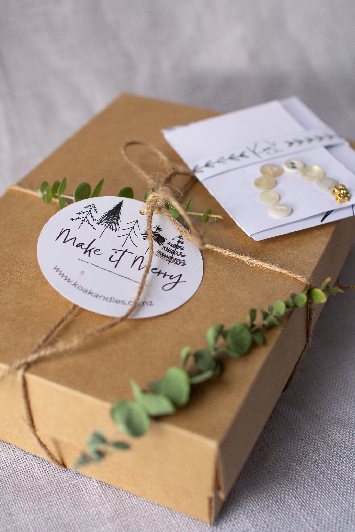 Merry & Bright - Grab n Go Gift Box