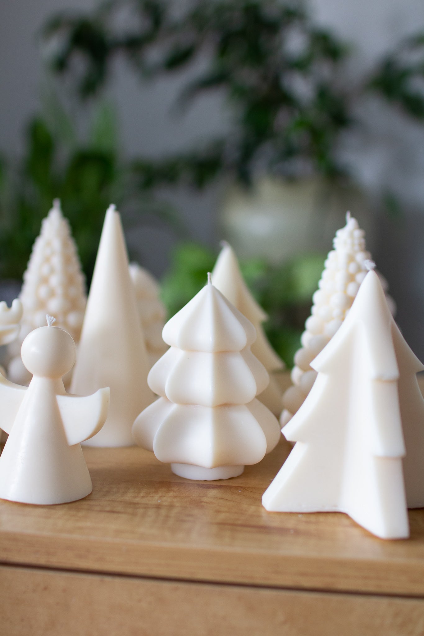 Holly | Christmas Tree Sculpture Candle