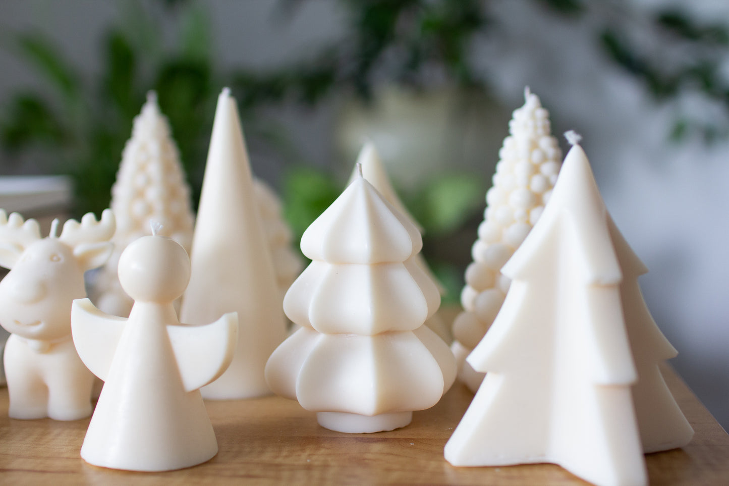 Holly | Christmas Tree Sculpture Candle