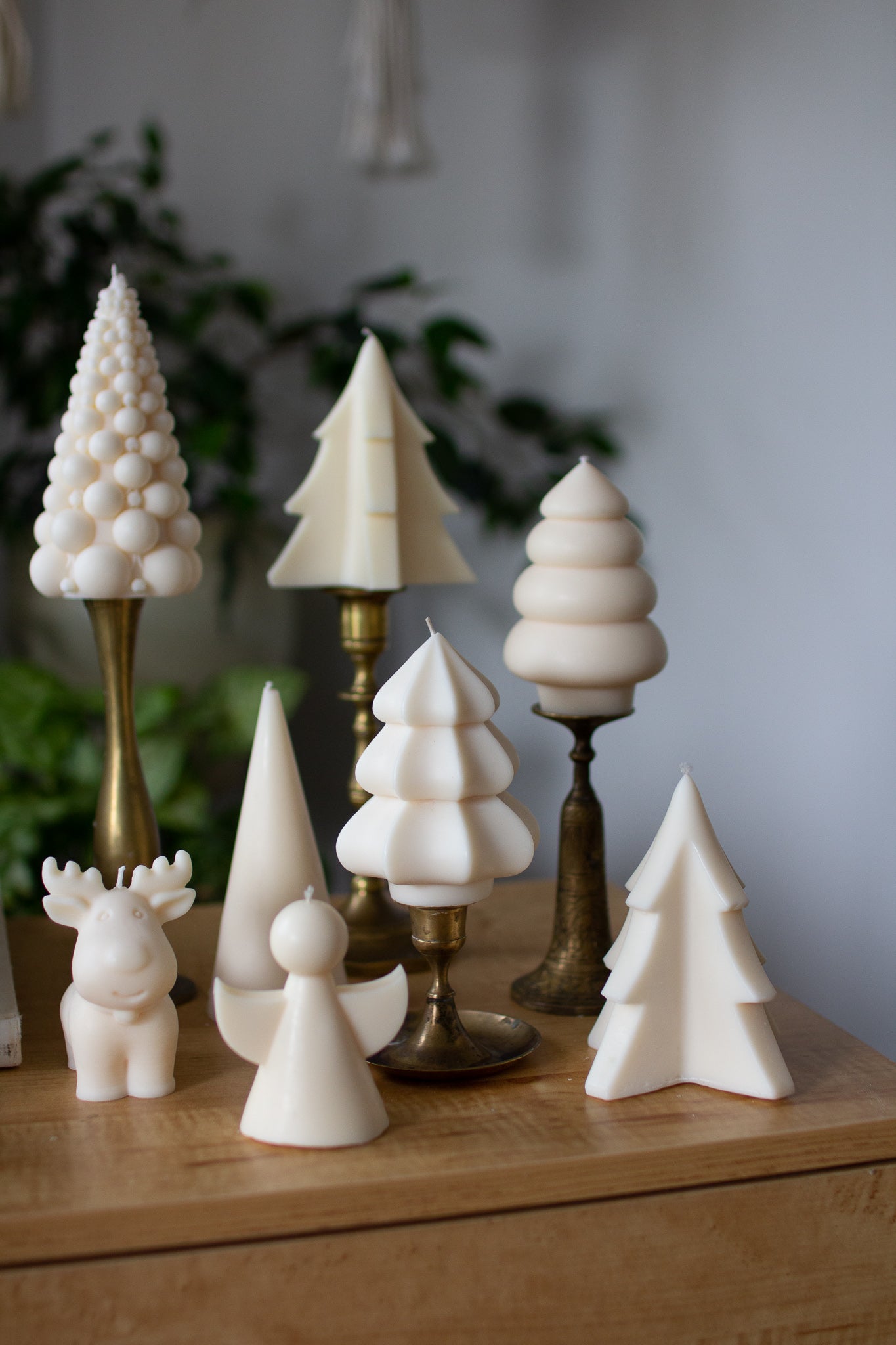 Holly | Christmas Tree Sculpture Candle