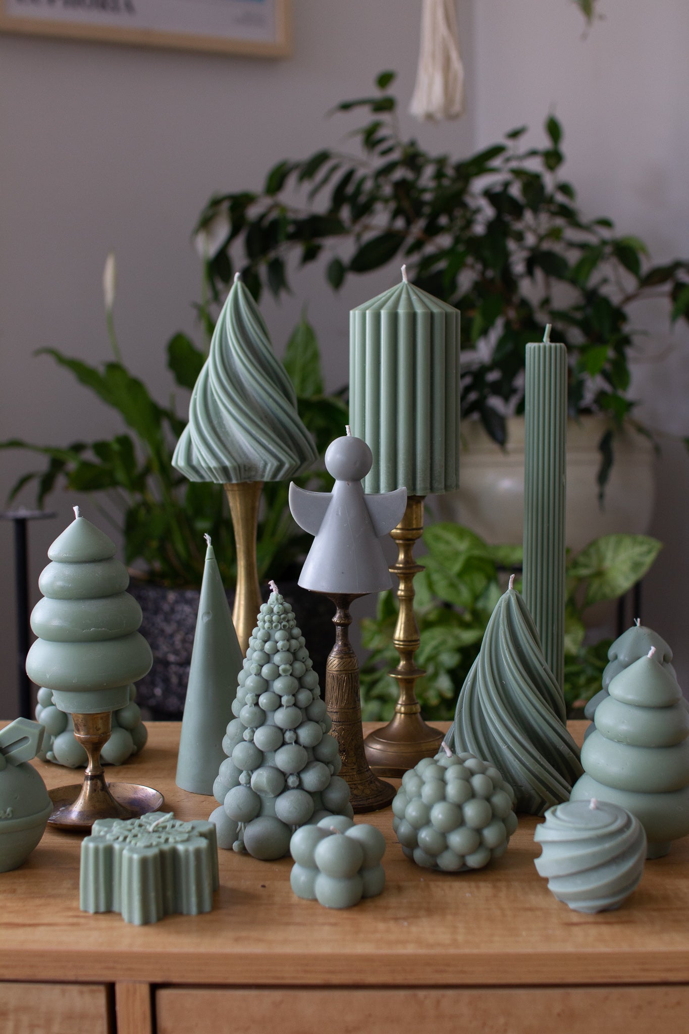 Heath | Christmas Tree Sculpture Candle