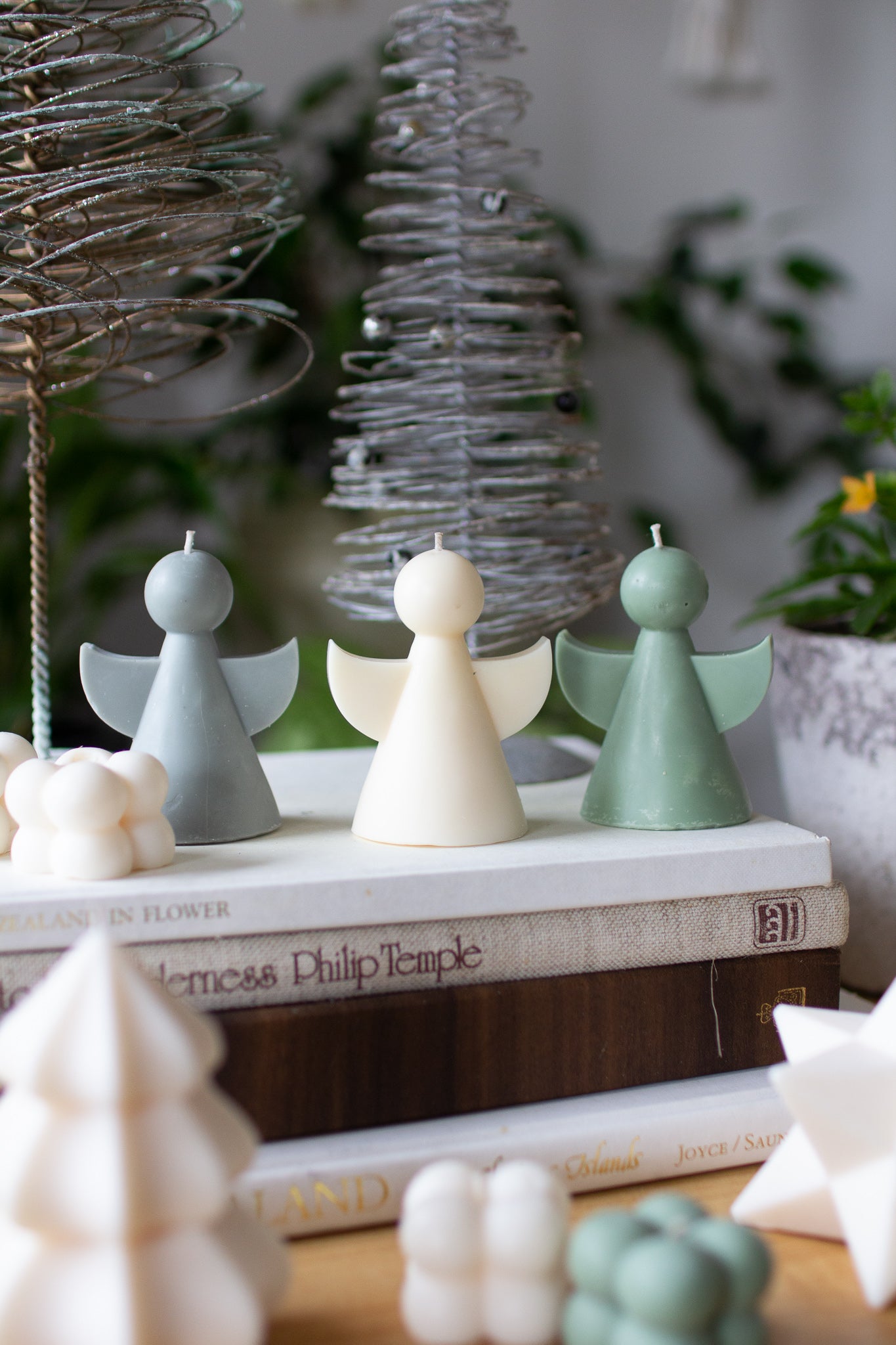 Halo | Christmas Angel Sculpture Candle