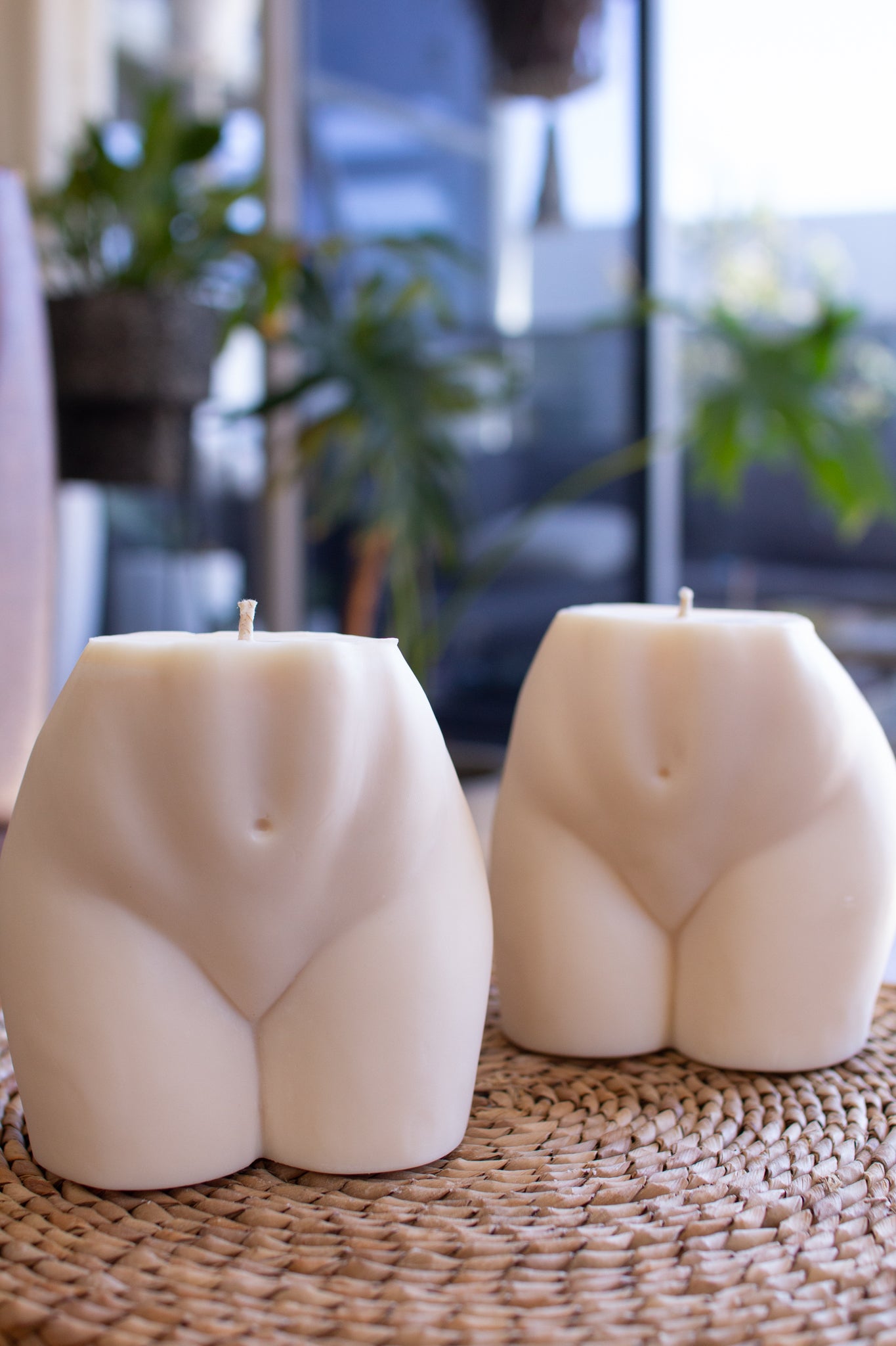 Bea | Women's Torso Candle