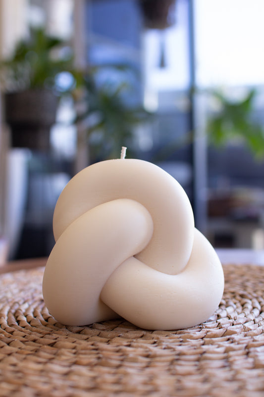 Kia | Knot Sculpture Candle