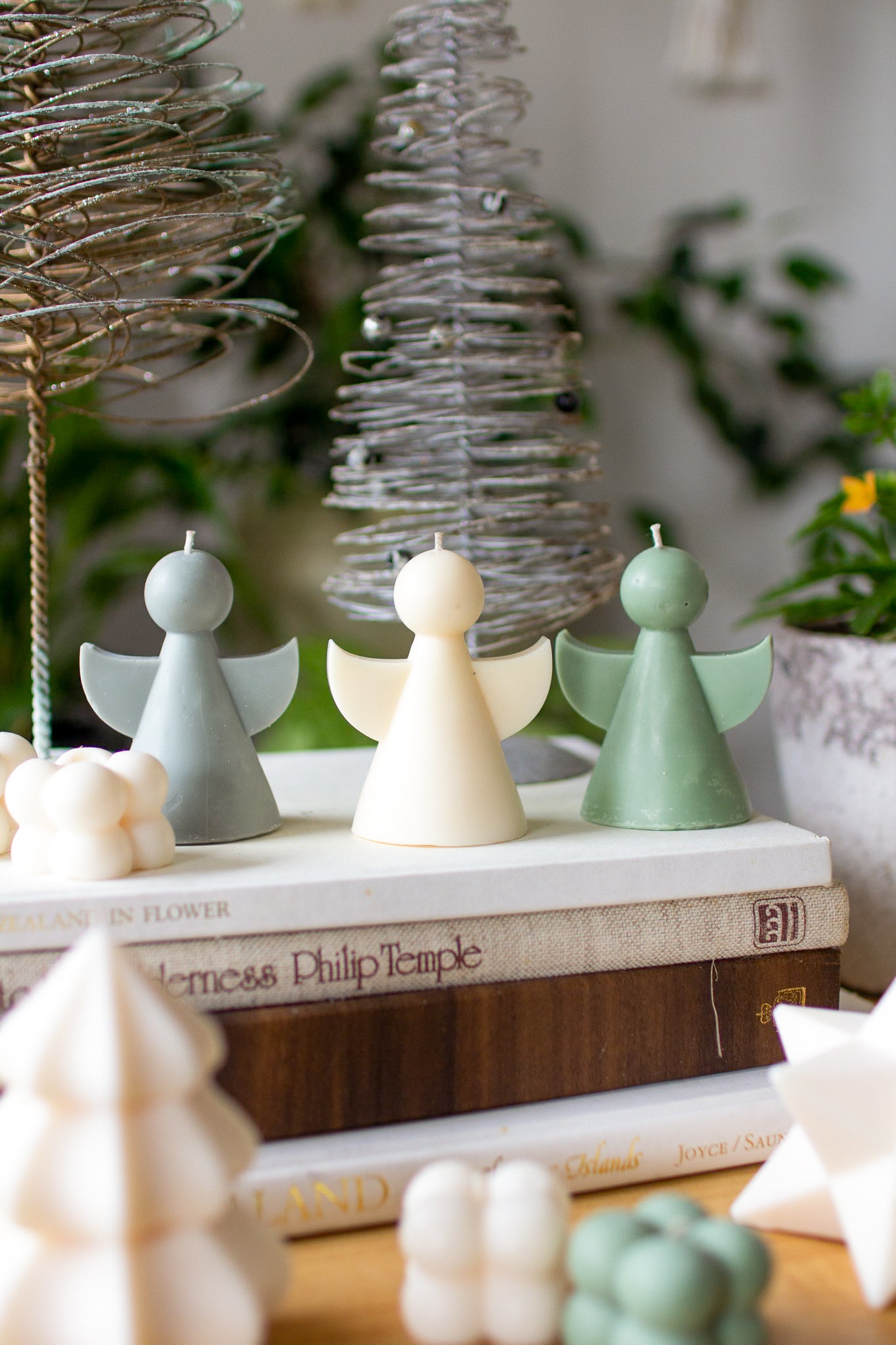 Halo | Christmas Angel Sculpture Candle