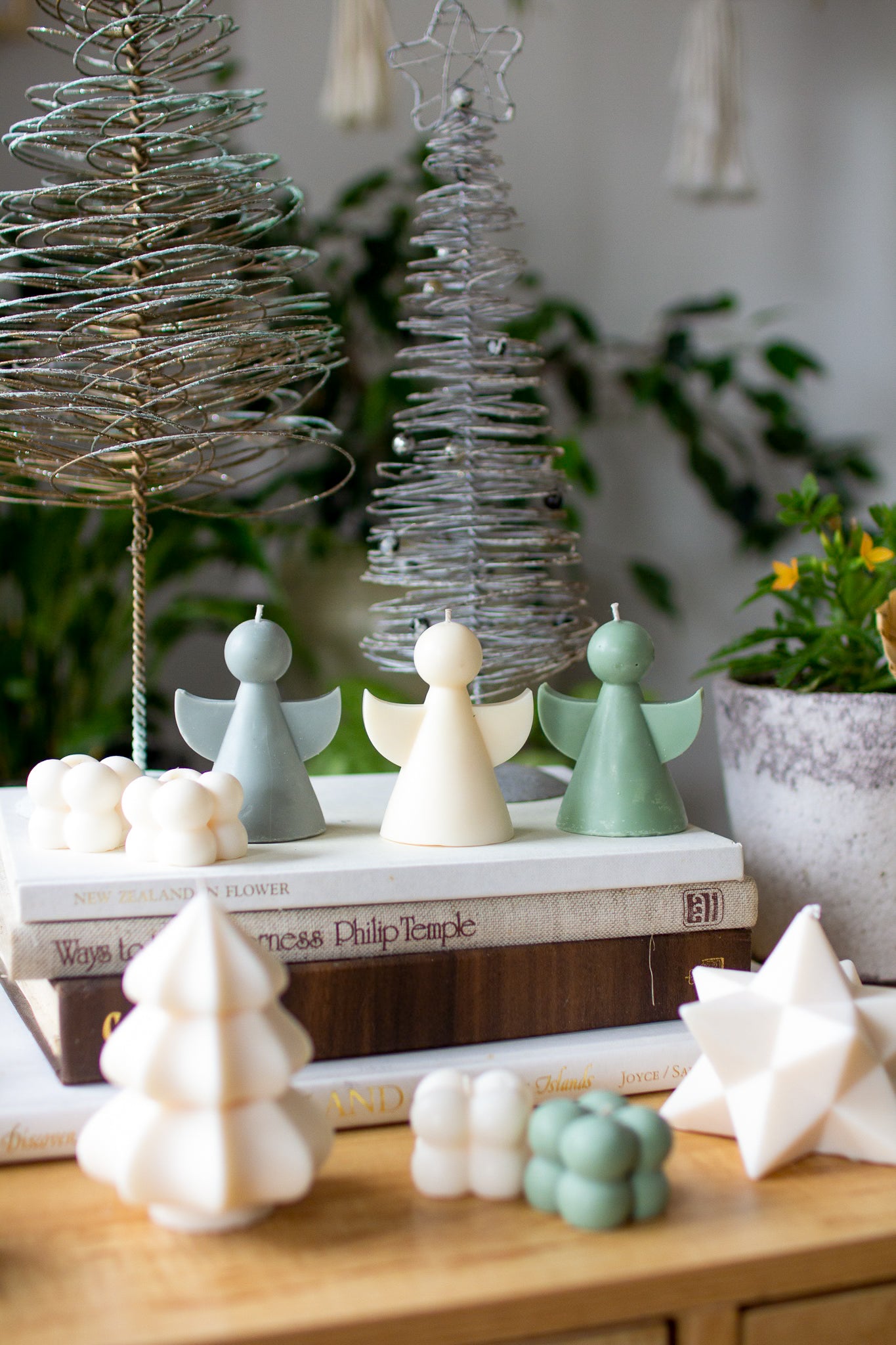 Halo | Christmas Angel Sculpture Candle